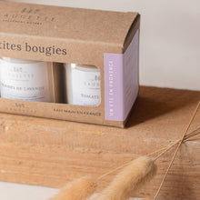 Charger l'image dans la galerie, Retrouvez tous les parfums de la Provence dans ce coffret ensoleillé contenant 3 mini bougies aux parfums Sous le figuier, Champs de lavande et Tomate basilic.