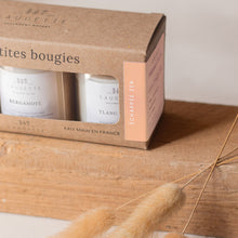 Charger l'image dans la galerie, Ce coffret offre une escapade bien-être contenant 3 mini bougies aux parfums Fleur d’oranger, Bergamote et Ylang-ylang.