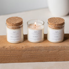 Charger l'image dans la galerie, Coffret Amour Amour - 3 Bougies artisanales parfumées à la cire de soja naturelle - Thé d’amour, La Nuit et L’aube.