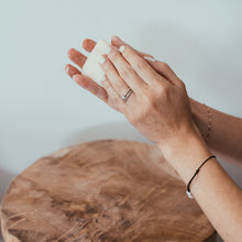 Charger l'image dans la galerie, Savon à la Fleur d'oranger - La savonnette au bon lait de soja bio - Main & Corps - Saponifié à froid