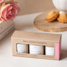 Charger l'image dans la galerie, Coffret Maman Chérie - 3 Bougies artisanales parfumées à la cire de soja naturelle - Madeleine, Fleur d'oranger, La rosée - Cadeau de fête des mères