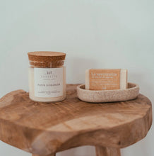 Charger l'image dans la galerie, Rituel bien-être - 1 Bougie parfumée au choix & 1 Savon au lait de soja bio