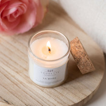 Charger l'image dans la galerie, Coffret Maman Chérie - 3 Bougies artisanales parfumées à la cire de soja naturelle - Madeleine, Fleur d'oranger, La rosée - Cadeau de fête des mères