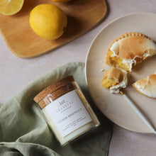 Charger l'image dans la galerie, Citron meringué - Bougie artisanale parfumée à la cire de soja naturelle