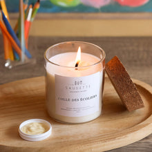 Charger l'image dans la galerie, Colle des écoliers - Bougie artisanale parfumée à la cire de soja naturelle