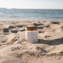 Charger l'image dans la galerie, La mer - Bougie artisanale parfumée à la cire de soja naturelle