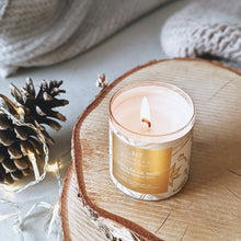 Charger l'image dans la galerie, Veillée de Noël - Bougie artisanale parfumée à la cire de soja naturelle