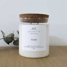 Charger l'image dans la galerie, Yuzu - Bougie artisanale parfumée à la cire de soja naturelle