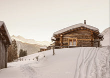 Charger l'image dans la galerie, Tout schuss - Assortiment de 3 bougies artisanales parfumées à la cire de soja naturelle - Première neige, Forêt de sapins, Vin chaud
