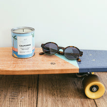 Charger l'image dans la galerie, Californie - Bougie artisanale parfumée à la cire de soja naturelle