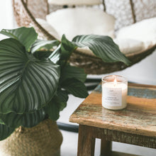 Charger l'image dans la galerie, L'odeur de la papaye verte - Bougie artisanale parfumée à la cire de soja naturelle