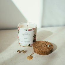 Charger l'image dans la galerie, Rose - Bougie artisanale parfumée à la cire de soja naturelle
