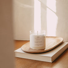 Charger l'image dans la galerie, Ylang Ylang - Bougie artisanale parfumée à la cire de soja naturelle