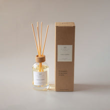 Charger l&#39;image dans la galerie, Coco lemon - Diffuseur de parfum d’ambiance et ses 8 roseaux en fibre naturelle

