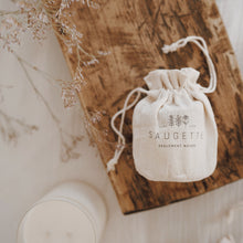 Charger l'image dans la galerie, Givre - Bougie artisanale parfumée à la cire de soja naturelle

