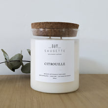Charger l'image dans la galerie, Bougie Citrouille Saugette disponible en formats 100 g, 200 g et 360 g
