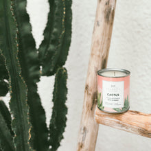 Charger l&#39;image dans la galerie, Cactus - Bougie artisanale parfumée à la cire de soja naturelle
